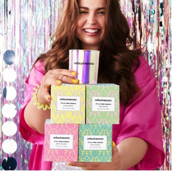 🆕 Refreshments: It’s A Vibe Candle : Berry Bouquet - Picture 6 of 9